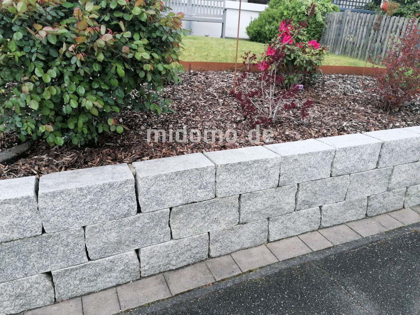 granit-mauersteine-gartenmauer Granit Mauersteine 2-fach gesägt (Lagerfugen)